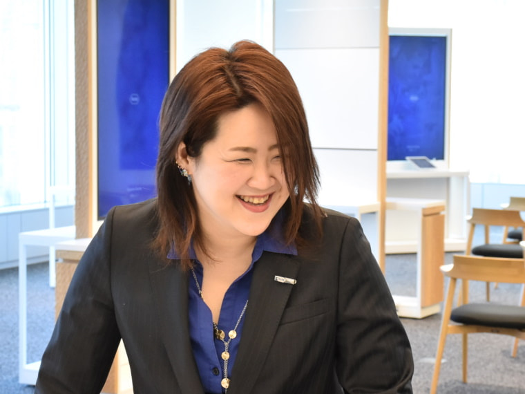 AI契約審査クラウド GVA assist ご導入事例:ロシュ・ダイアグノスティックス株式会社 法務・コンプライアンス部門 眞鍋 紘子様